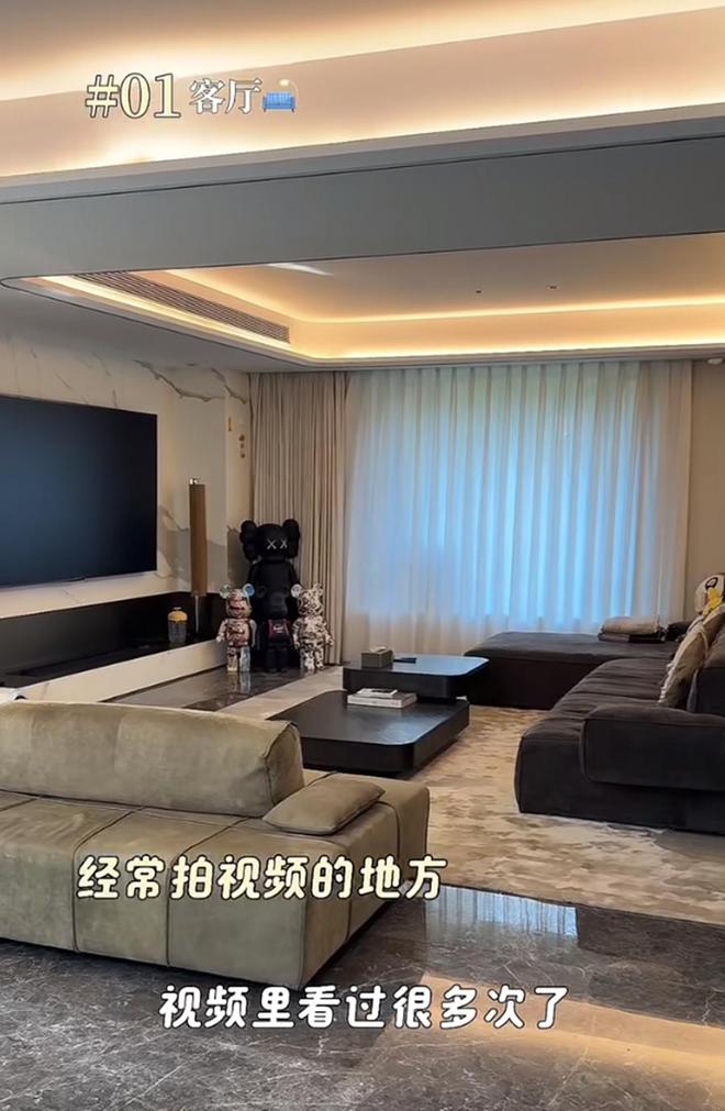 卧室床头摆放玩偶收拾得超干净像样板房凯发k8网站登录潘玮柏老婆晒三口之家